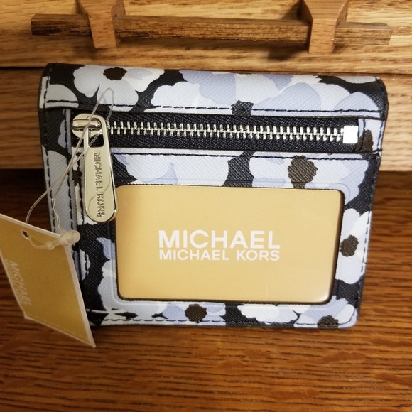 Michael Kors Jet Set travel wallet w/keychain - Picture 2 of 7